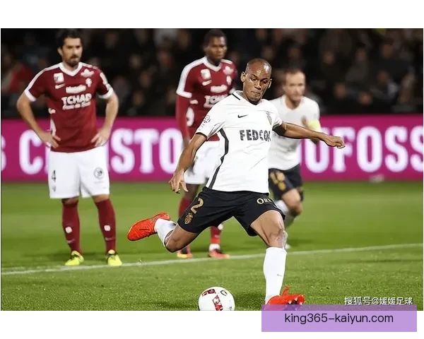 费耶中场组织能力值得关注，助力球队在本赛季表现稳健