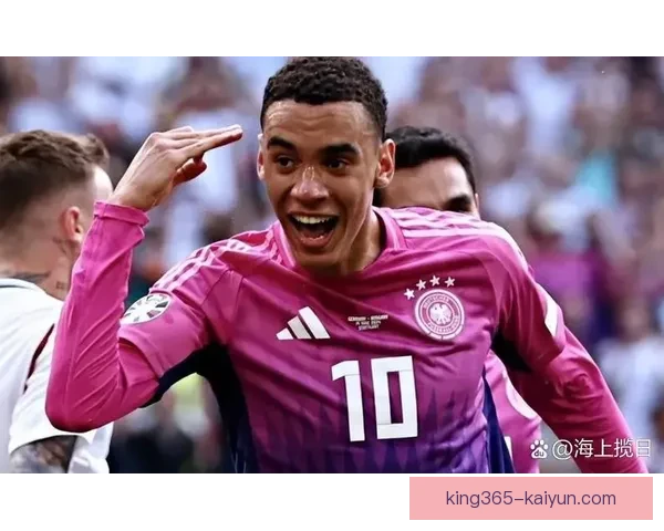 穆西亚拉在新赛季表现稳定，持续提升场上成熟度备受关注