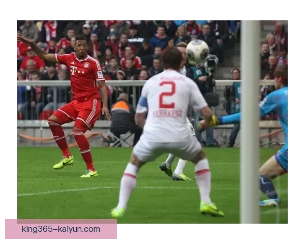 拉莫斯在新赛季表现稳健，助力球队争夺重要荣誉